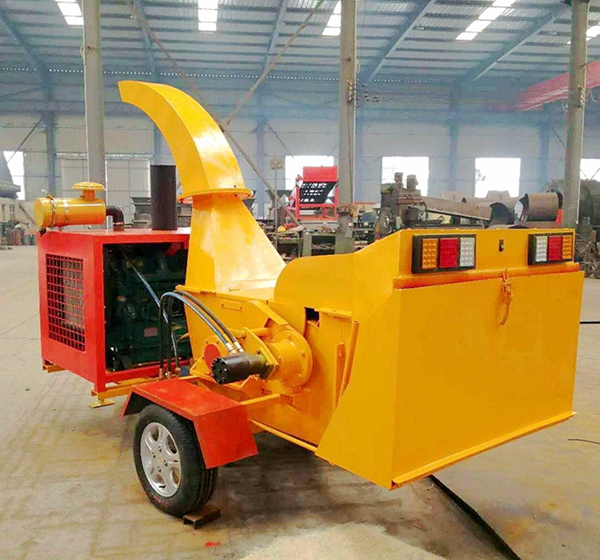 移動(dòng)樹枝粉碎機(jī)